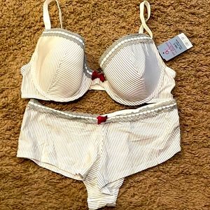 Stripe Bra set from France 105C = 40C